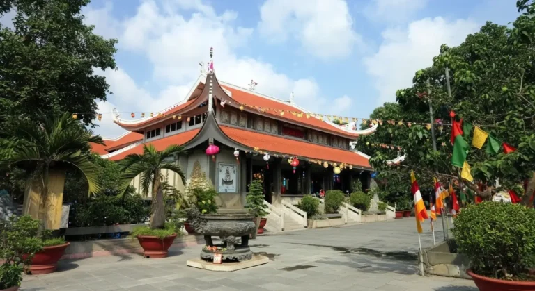 Vinh Nghiem Temple HCMC: Iconic Pagoda with Tallest Stone Stupa