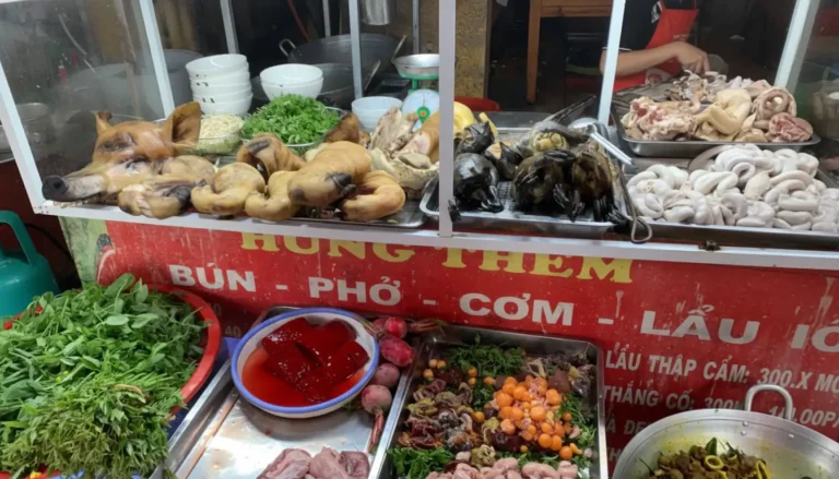 Bac Ha Market: Vibrant Sunday Market of Flower H'Mong Culture in Lao Cai