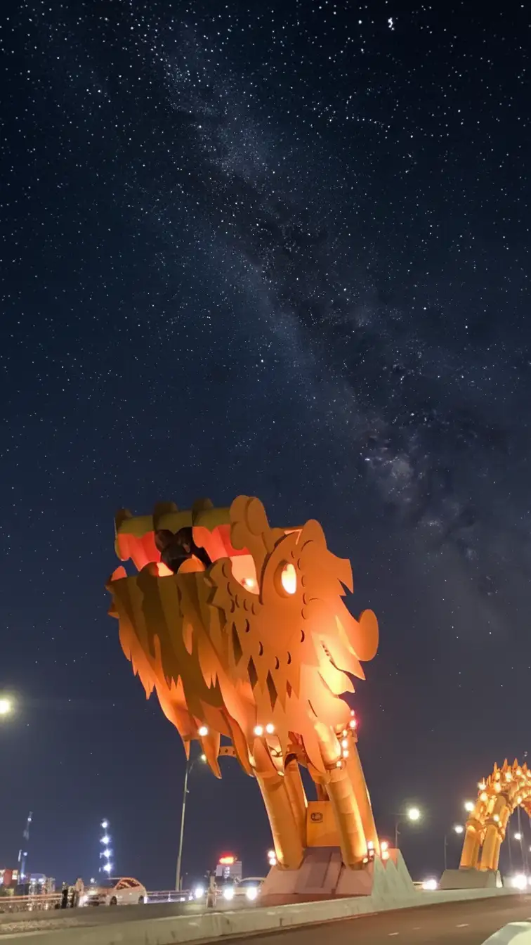 Dragon Bridge Da Nang: Iconic Weekend Fire and Water Show Landmark
