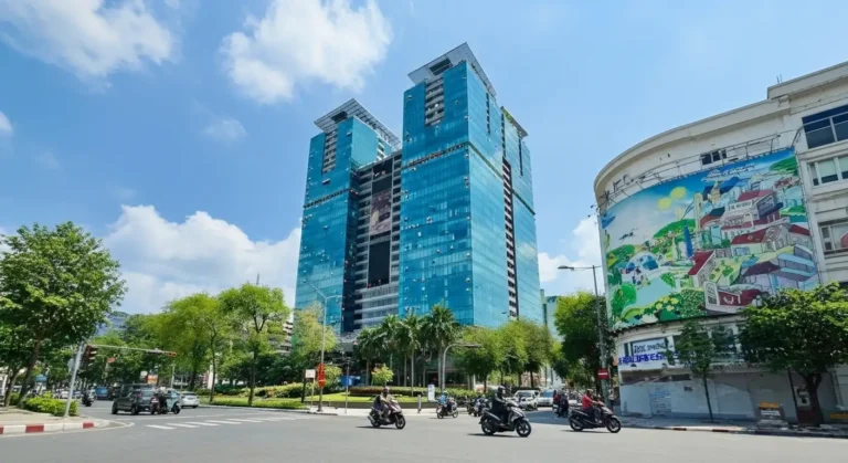 Vincom Center Dong Khoi HCMC: Luxury Shopping Mall & Brands
