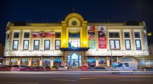 Hang Da Market Hanoi: Vintage Clothing, Local Food & Shopping Guide