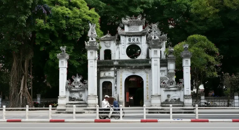 Quan Thanh Temple Hanoi: Sacred Taoist Temple near West Lake