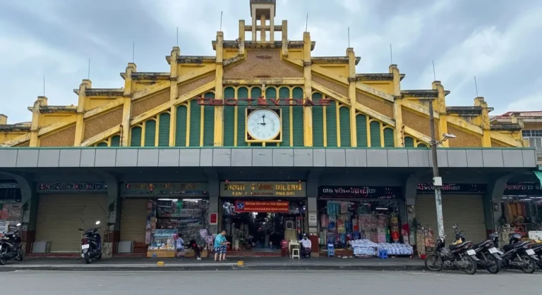 Tan Dinh Market HCMC: Authentic Local Shopping & Fabric Hub