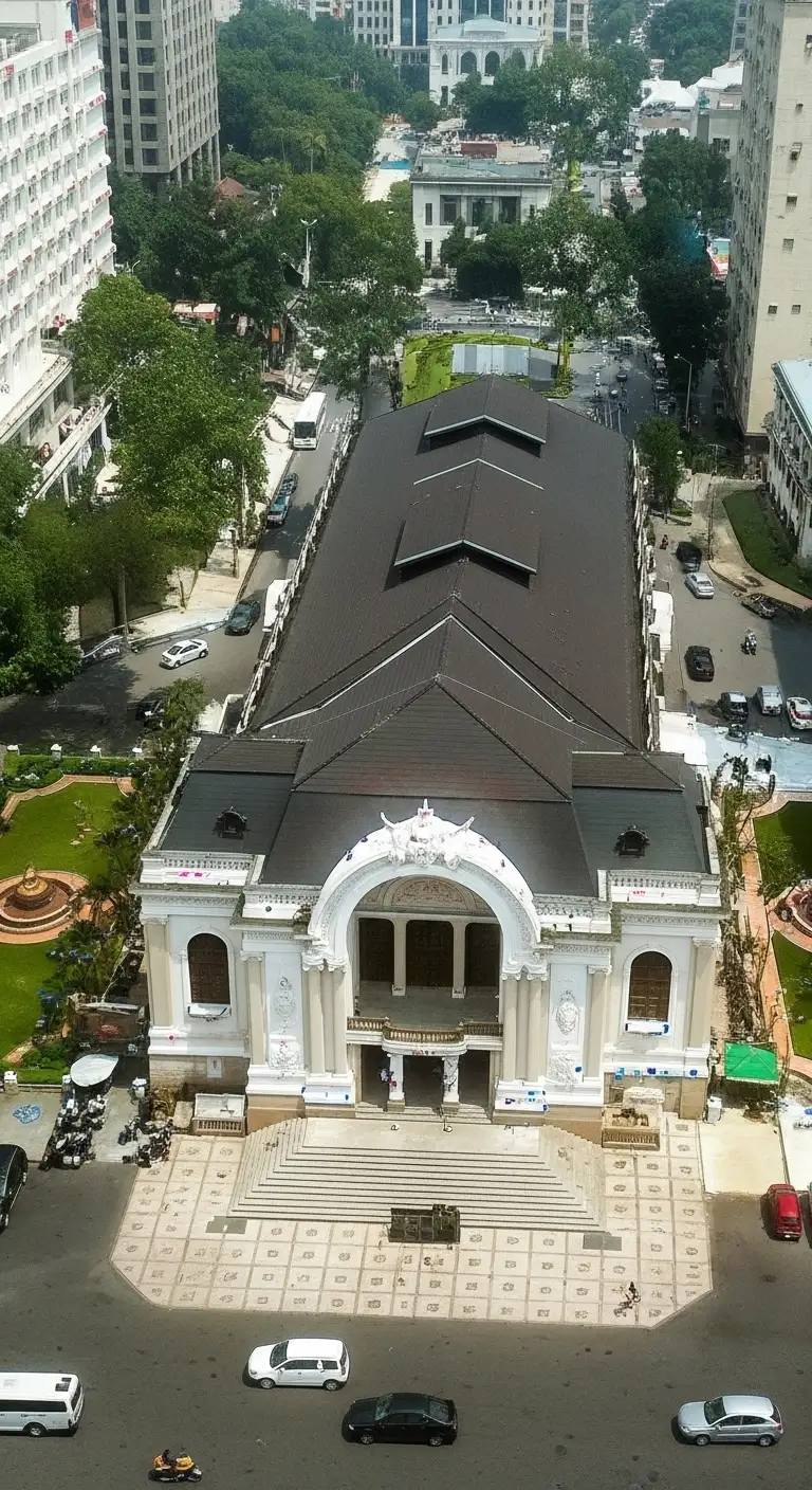 Saigon Opera House HCMC: French Colonial Architecture & À Ố Show