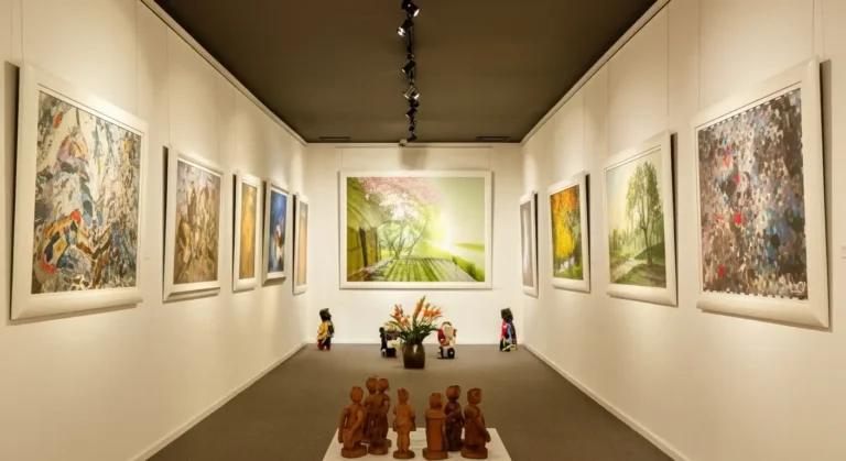Green Palm Gallery Hanoi: Contemporary Vietnamese Art & Lacquer Paintings