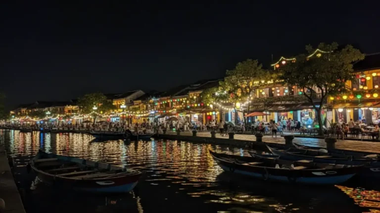 Hoi An Night Market: Magical Lanterns, Street Food & Souvenirs