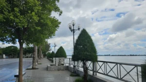Song Hau Park Can Tho: Hau River Promenade, Night Market & Leisure