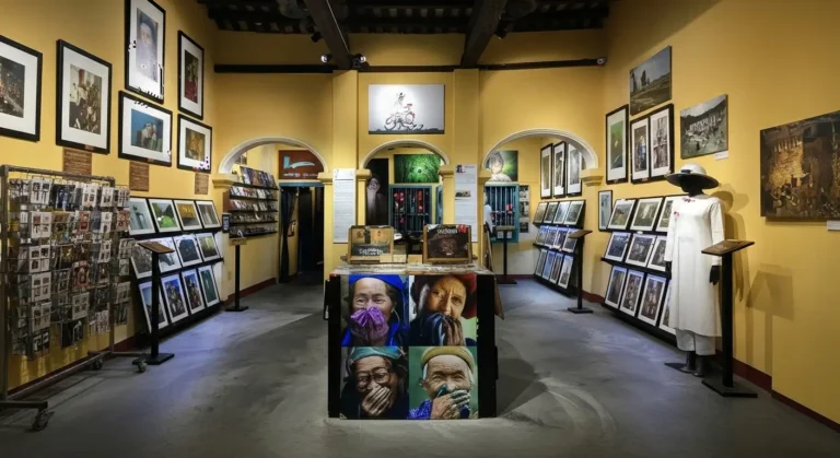 Rehahn Gallery HCMC: Vietnamese Portrait Photography & Culture