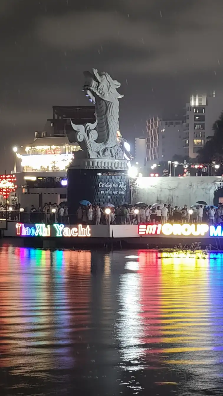 Dragon Bridge Da Nang: Iconic Weekend Fire and Water Show Landmark