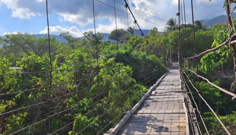 Lo O Stream Trekking: Nui Chua National Park Hike & Swimming Oasis