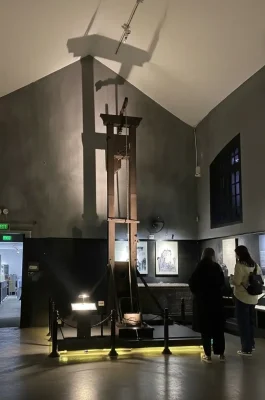 img_0017074f84122219e8d45b4391870f29dr