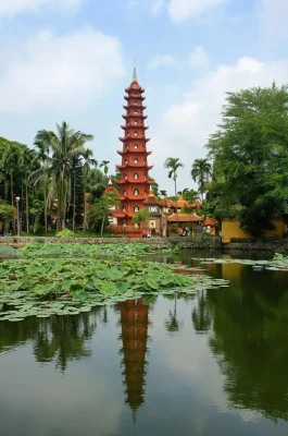 Tran Quoc Pagoda Hanoi: Oldest Temple on West Lake & Stupa