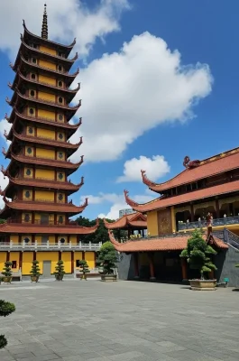 Vietnamese National Buddhist Temple HCMC: Stunning Pagoda & 13-Story Stupa