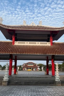 Da Nang Downtown: Dragon Bridge, Han River Nightlife & Central Attractions