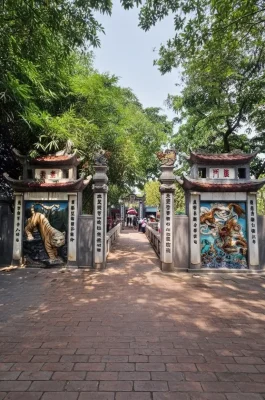Ngoc Son Temple Hanoi: Hoan Kiem Lake's Iconic Red Bridge & Shrine