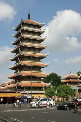 Vinh Nghiem Temple HCMC: Iconic Pagoda with Tallest Stone Stupa
