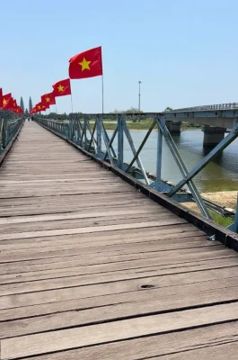 Hien Luong Bridge Museum: Vietnam’s 17th Parallel & DMZ History