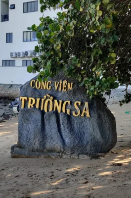 Nha Trang Oceanographic Museum: Marine Life Aquarium & Humpback Whale Skeleton