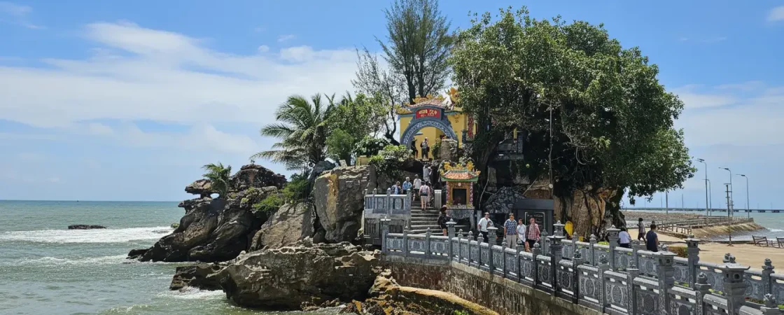 Dinh Cau Temple Phu Quoc: Sunset View, Lighthouse & Sea Shrine