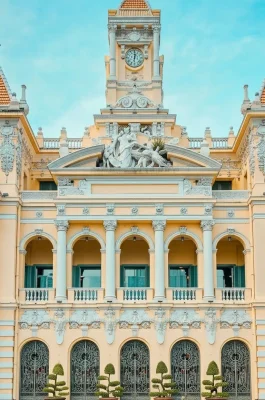 People's Committee Building HCMC: French Colonial Architecture & Photo Spot