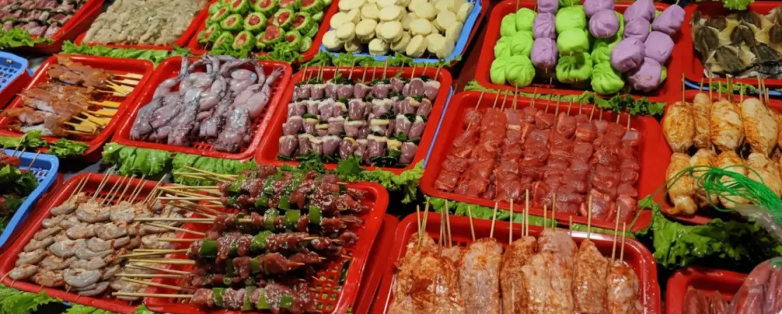 Sapa Night Market: Highland Street Food & Ethnic Souvenirs