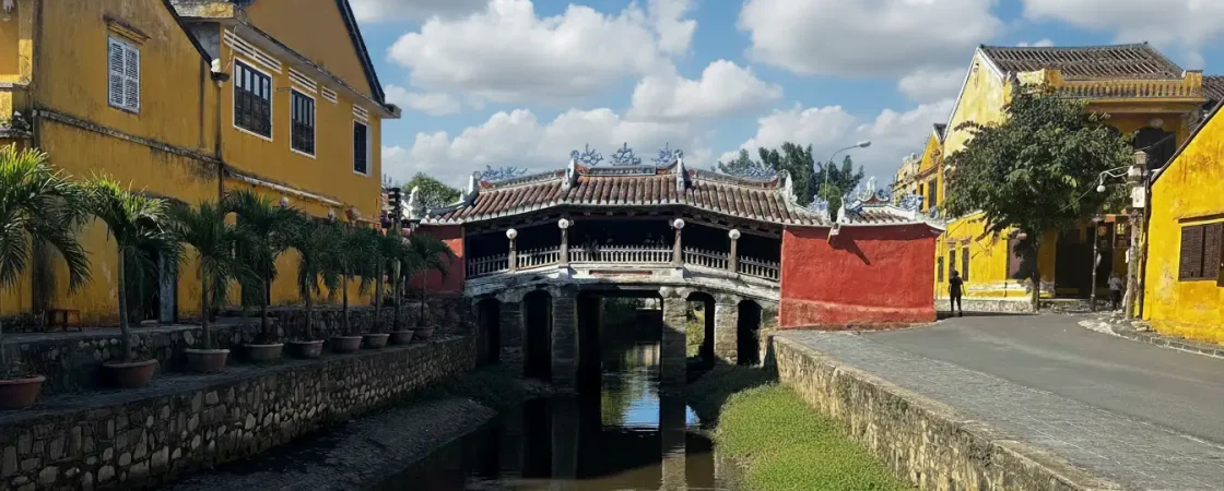 Japanese Covered Bridge: Hoi An's UNESCO Icon & 16th-Century Landmark
