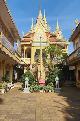 Muniransay Pagoda Can Tho: Vibrant Khmer Architecture & Cultural Center