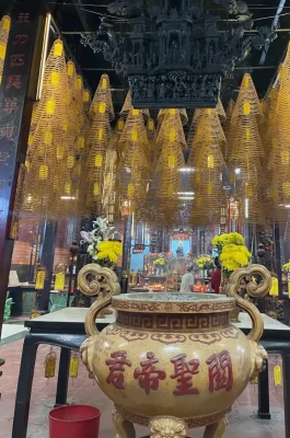 Ong Pagoda Can Tho: Historic Chinese Assembly Hall & Quan Cong Temple