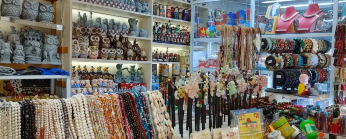 Han Market Da Nang: Premier Spot for Souvenirs, Spices & Tailored Clothing