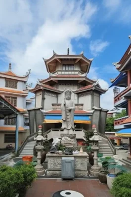 Vinh Nghiem Temple HCMC: Iconic Pagoda with Tallest Stone Stupa