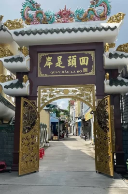 La Han Pagoda Soc Trang: Castle-Like Architecture & Chinese Spiritual Sanctuary