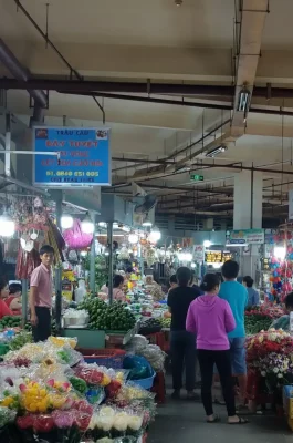 Phan Thiet Central Market: Local Seafood, Fish Sauce & Street Food Hub