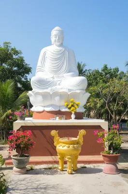 Tu Van Pagoda Cam Ranh: Unique Sea Shell Tower & 18 Levels of Hell Tunnel