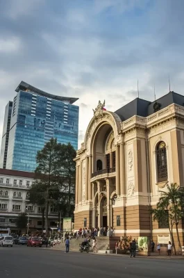 Saigon Opera House HCMC: French Colonial Architecture & À Ố Show