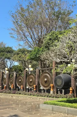 Dai Doan Ket Square Pleiku: Ho Chi Minh Statue & Central Highlands Gong Culture