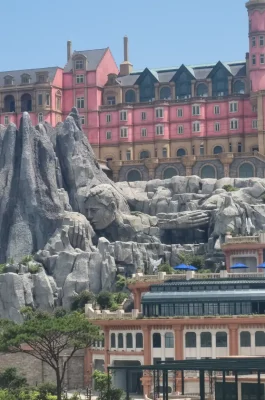Sun World Ba Na Hills: Golden Bridge, French Village & World-Record Cable Car