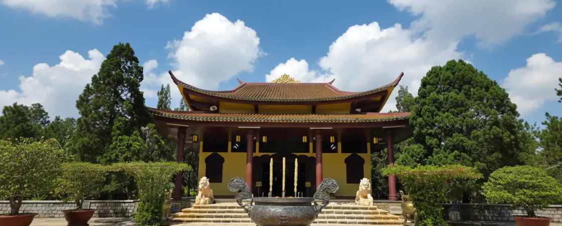 Truc Lam Zen Monastery Dalat: Scenic Cable Car & Tuyen Lam Lake View