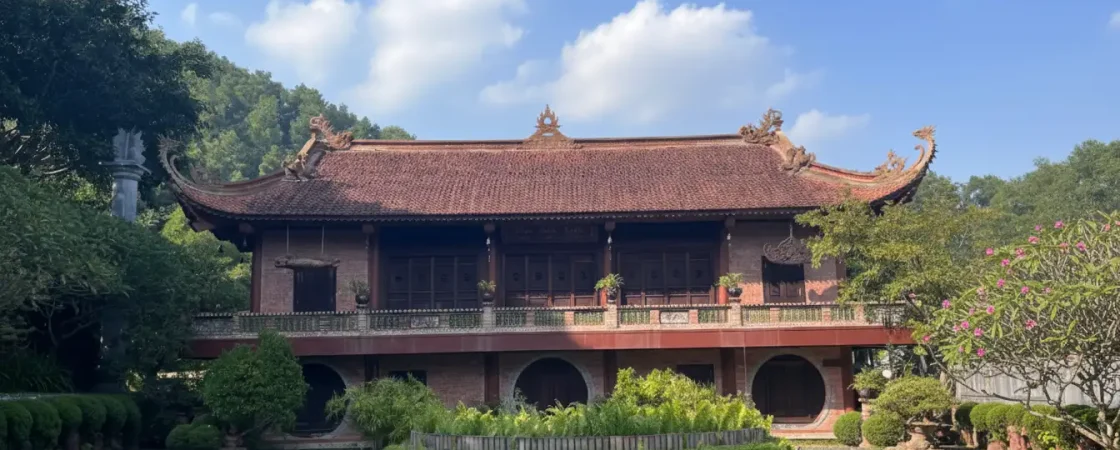 Dia Tang Phi Lai Pagoda: Ha Nam's Zen Retreat with White Pebble Garden