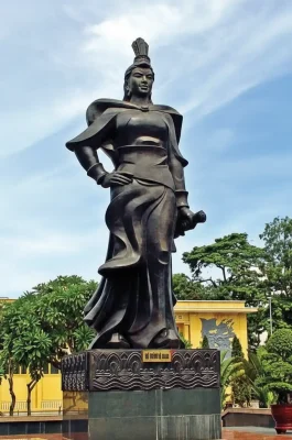 The Statue of General Le Chan: Hai Phong City Founder & Cultural Hero