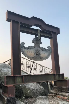 Dong Pagoda (Chùa Đồng): Bronze Temple at Yen Tu Mountain Summit
