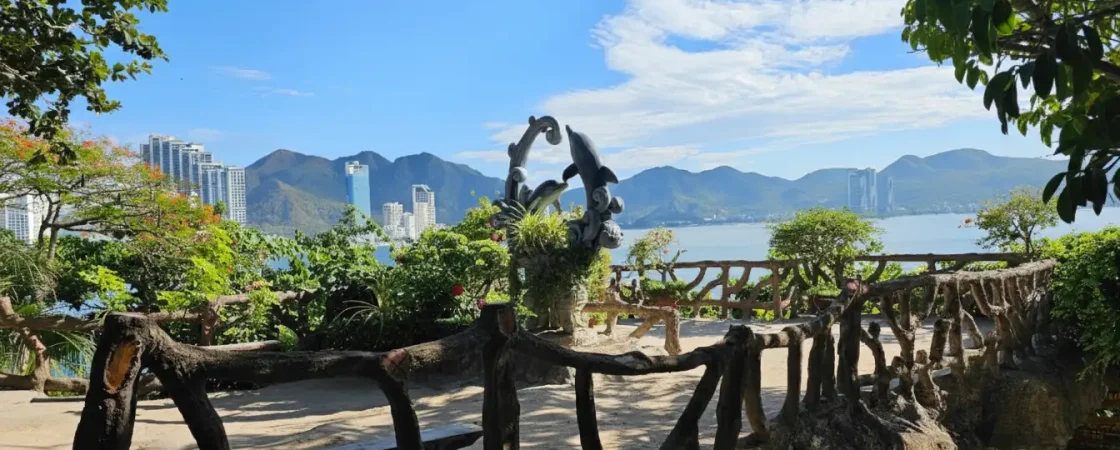 Hon Chong & Hon Vo Rocks: Nha Trang's Husband and Wife Rock Legend