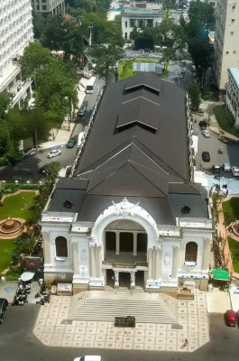 Saigon Opera House HCMC: French Colonial Architecture & À Ố Show
