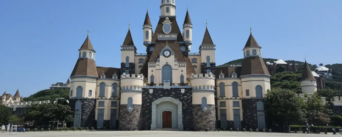 VinWonders Nha Trang: Hon Tre Island Theme Park & Cable Car