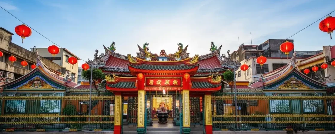 Chua Quan Am (On Lang): Historic Fujian Temple in HCMC Chinatown