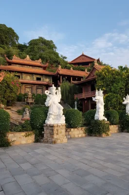 Phuoc Dien Tu (Cave Pagoda): Spiritual Shrine on Sam Mountain