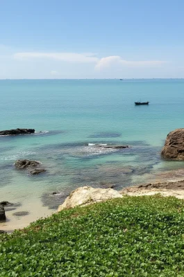 Ong Dia Rock Beach: Mui Ne’s Iconic Rock Formations & Sunrise Spot