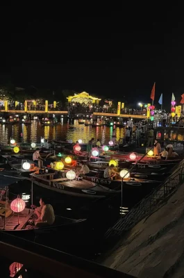 Hoi An Night Market: Magical Lanterns, Street Food & Souvenirs