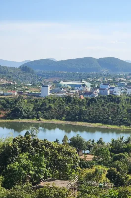 Me Linh Coffee Garden Dalat: Weasel Coffee Farm with Panoramic Valley View