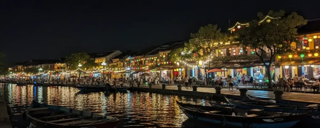Hoi An Night Market: Magical Lanterns, Street Food & Souvenirs