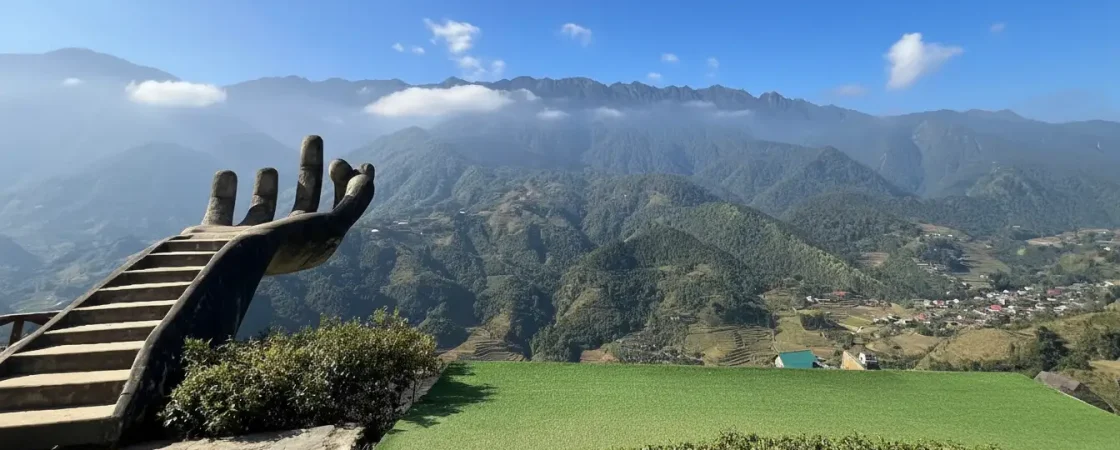 Moana Sapa Check-in: Iconic Photo Spots, Infinity Views & Cafe